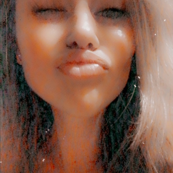 Meet your Posher, Megan - Picture 4 of 4